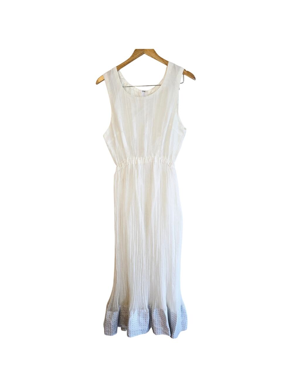 Size M – 1960s White Grecian Maxi Dress w/ Silver Ribbon Hem